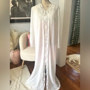 Emilio Pucci vintage 60’s GORGEOUS Peignoir Size L